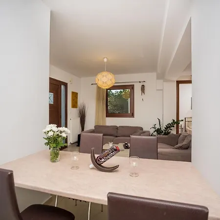 Lila's House With Parking Apartament Rhodes City